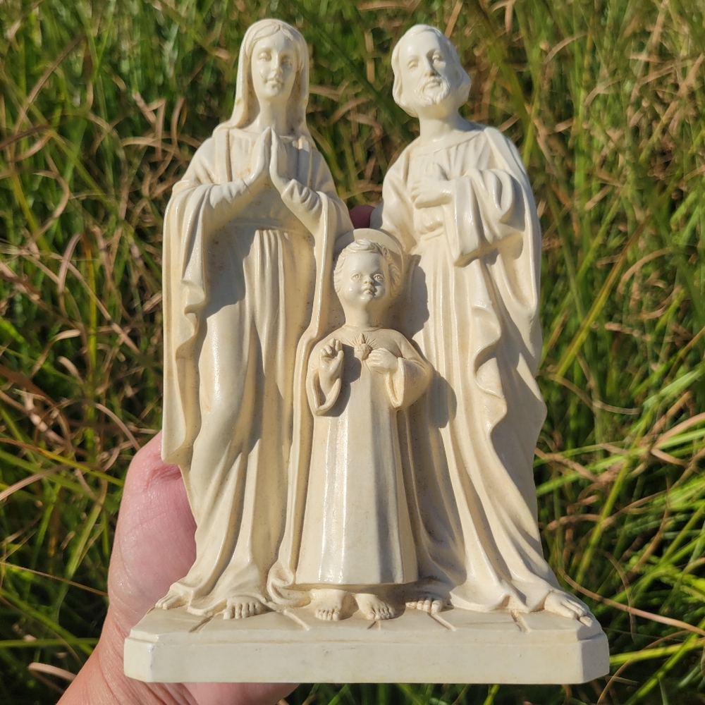 Holy Family Religious Figurine ~ Vintage ~ Jesus Mary Joseph ~ Christmas ~ Resin - Picture 12 of 16